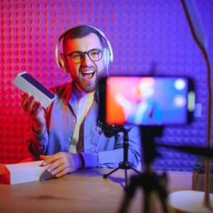 Creazione di contenuti video e podcast per la gestione social media aziendale
